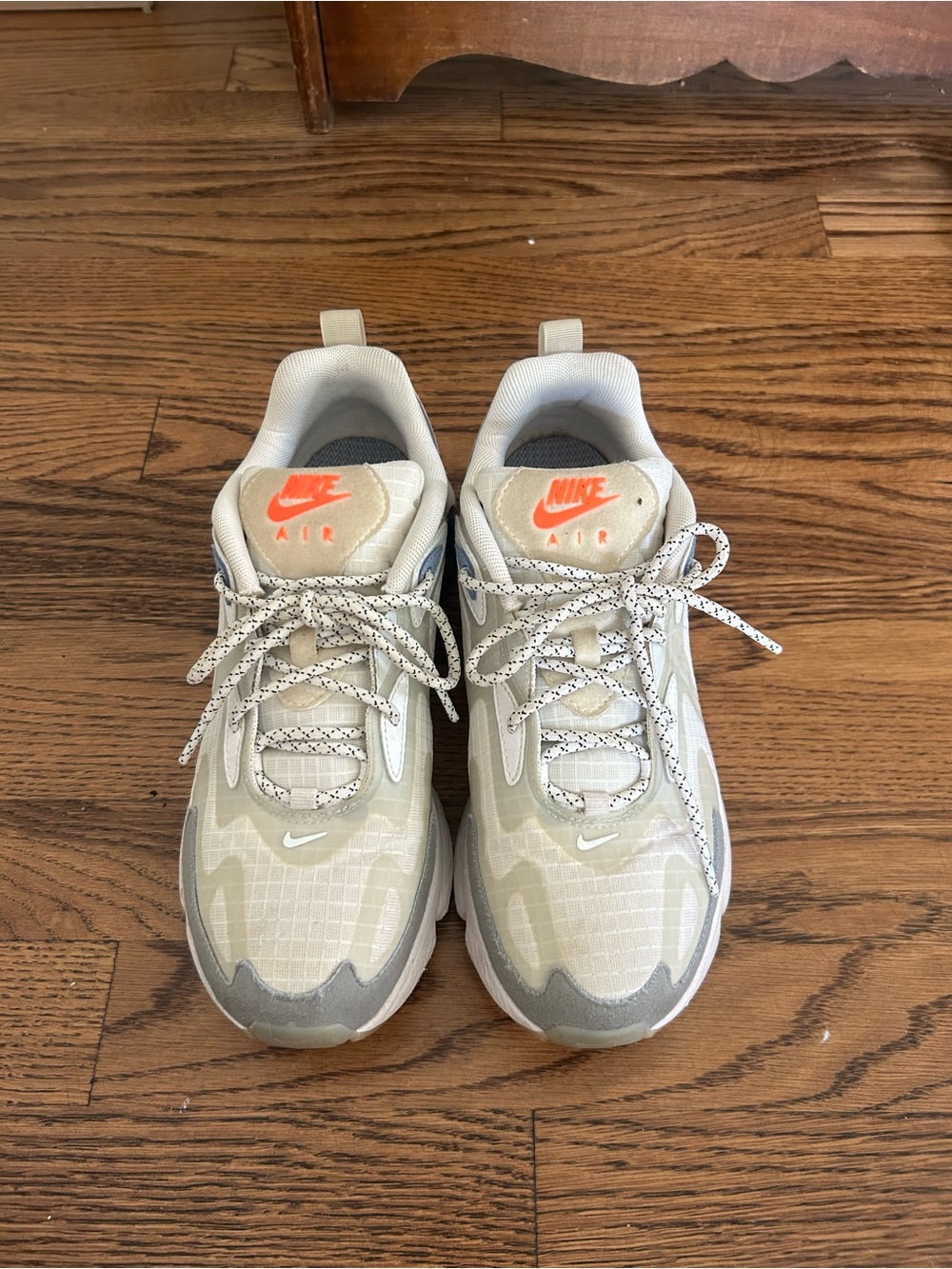 Nike Women's Sneakers in Beige with Orange Accent